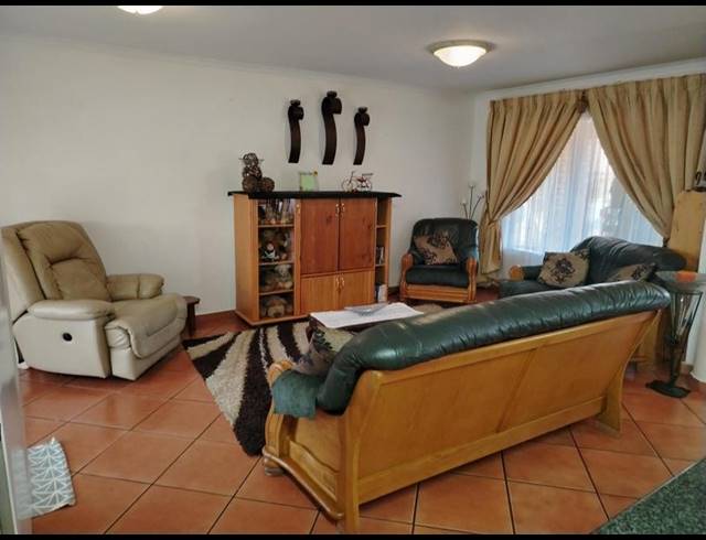 4 BEDROOM PROPERTY TO RENT IN ROOIHUISKRAAL NORTH